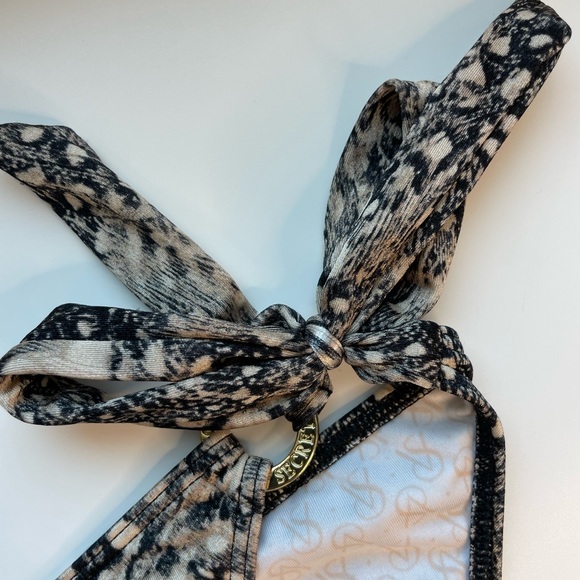 Victoria’s Secret Tie Side Swimsuit Bottoms🌟 - Picture 6 of 10